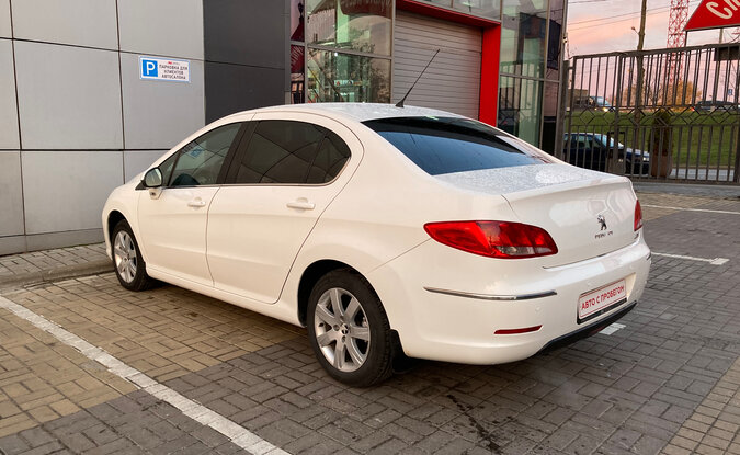 Peugeot 408