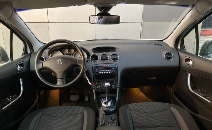 Peugeot 408