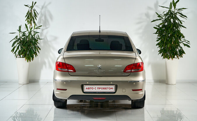 Peugeot 408