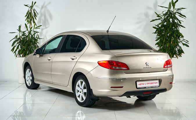 Peugeot 408