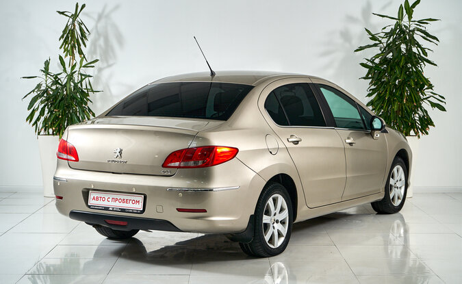 Peugeot 408
