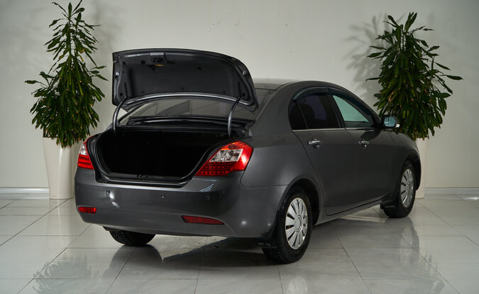 Geely Emgrand EC7