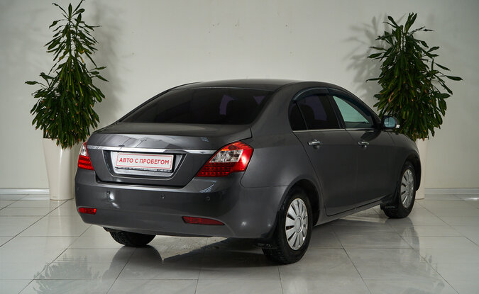 Geely Emgrand EC7