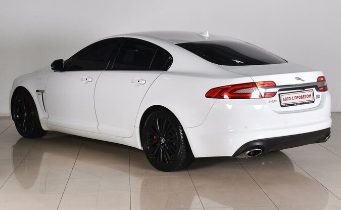 Jaguar XF