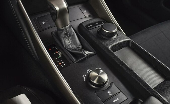Lexus IS