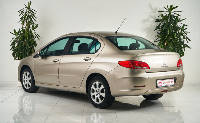 Peugeot 408