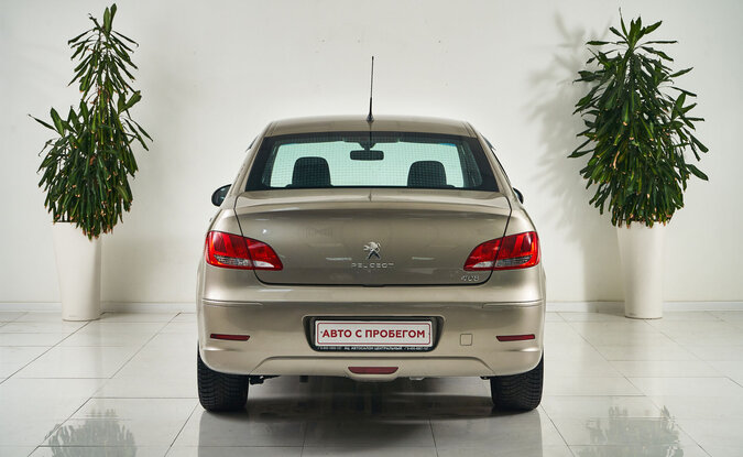 Peugeot 408