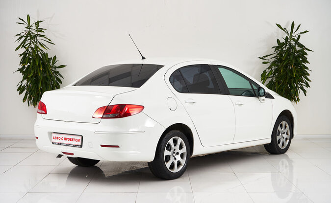Peugeot 408