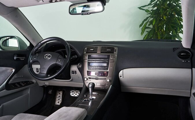 Lexus IS