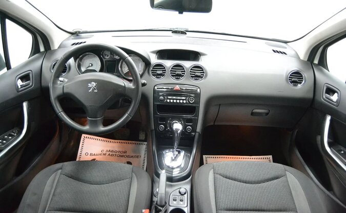 Peugeot 408